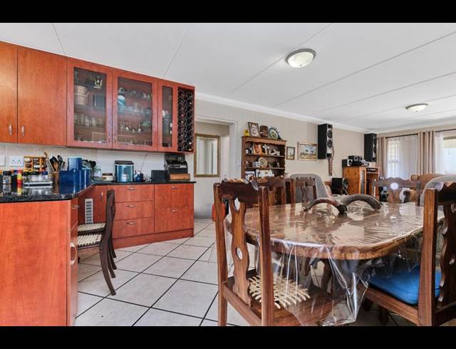 2 BEDROOM APARTMENT FOR SALE IN PAULSHOF